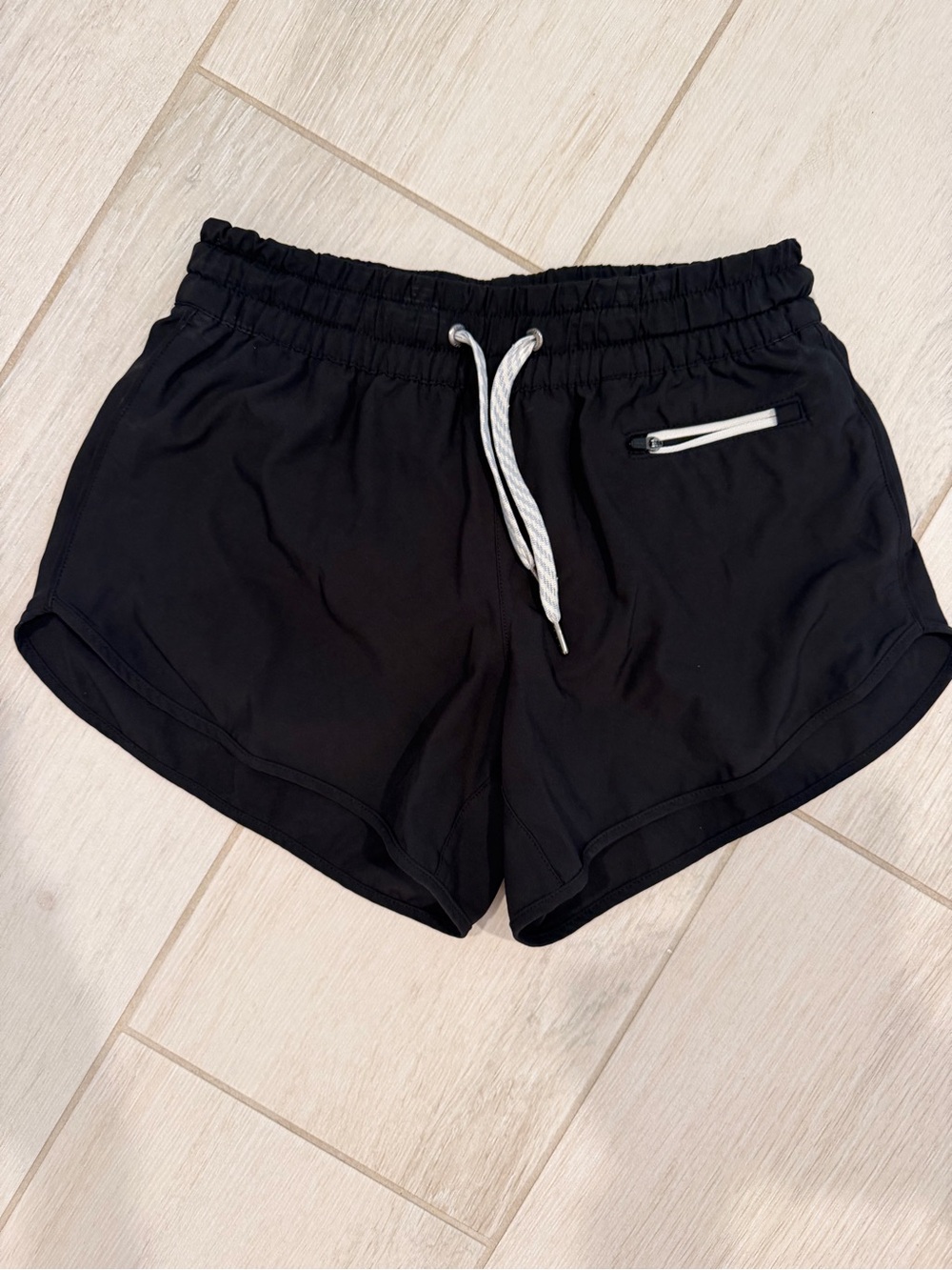 Vuori Black Women's Elastic Waist Athletic Shorts with Drawstring